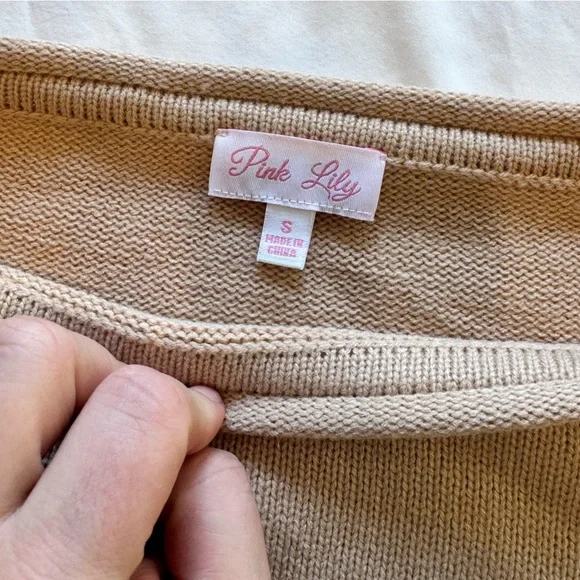 Pink Lily Women’s NWOT Never Worn Oversized Crewneck Sweater in Tan - Picture 3 of 9